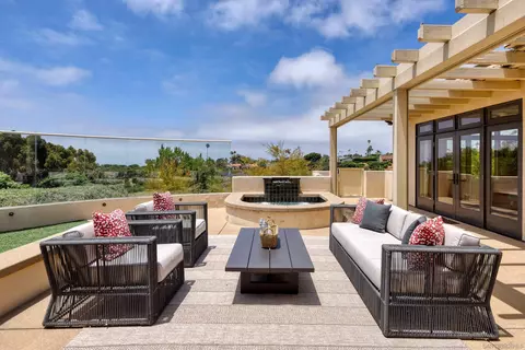 Exterior - 5882 Sagebrush Rd, La Jolla, CA 92037 photo 3 of 11