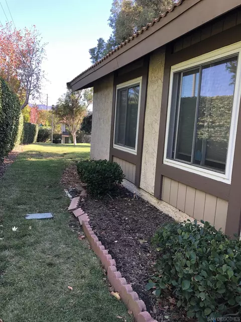 8150 Paradise Valley Ct, Spring Valley, CA 91977