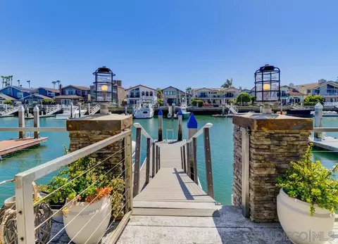 36 The Pt, Coronado, CA 92118