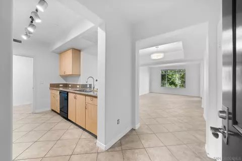 8275 Station Village Ln #3209, San Diego, CA 92108