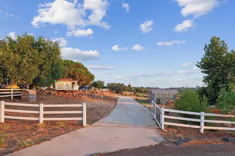 1635 Roble Grande Rd, Alpine, CA 91901 photo 18