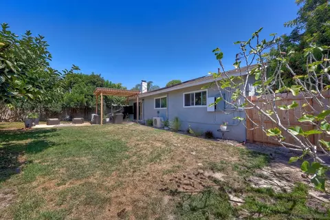 Exterior - 2915 Jody Ln, Oceanside, CA 92056 photo 6 of 8