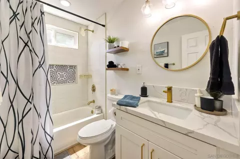 Bath - 2915 Jody Ln, Oceanside, CA 92056 photo 2 of 2