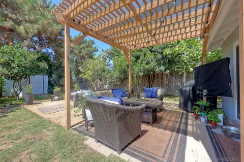 Exterior - 2915 Jody Ln, Oceanside, CA 92056 photo 5 of 8