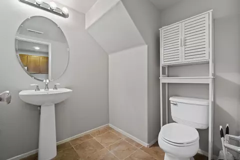 Bath - 9920 Leavesly Trl, Santee, CA 92071 photo 2 of 6