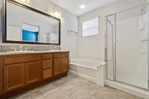 Bath - 9920 Leavesly Trl, Santee, CA 92071 photo 3 of 6