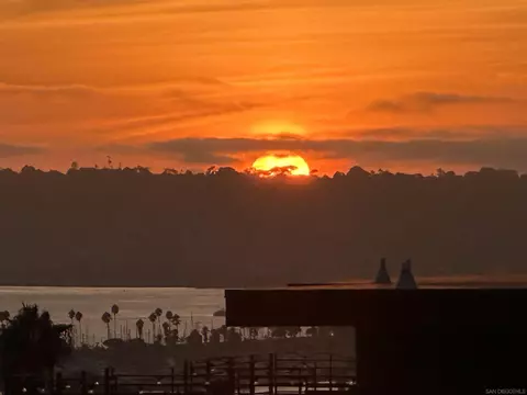 230 W Laurel St #301, San Diego, CA 92101