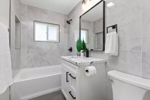Bath - 2153 Helix St, Spring Valley, CA 91977 photo 5 of 6