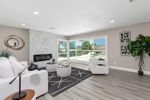 Living - 2153 Helix St, Spring Valley, CA 91977 photo 2 of 7