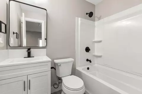 Bath - 2153 Helix St, Spring Valley, CA 91977 photo 6 of 6
