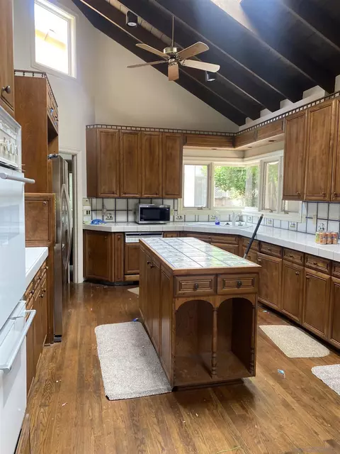 Kitchen - 13984 Recuerdo Dr, Del Mar, CA 92014 photo 1 of 4