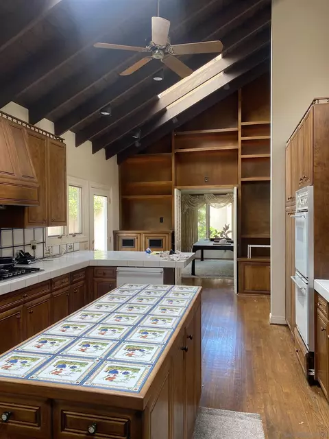 Kitchen - 13984 Recuerdo Dr, Del Mar, CA 92014 photo 2 of 4