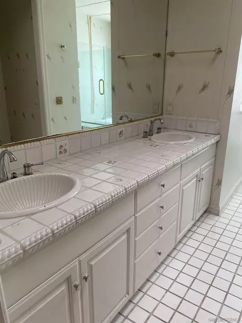 Bath - 13984 Recuerdo Dr, Del Mar, CA 92014 photo 1 of 3