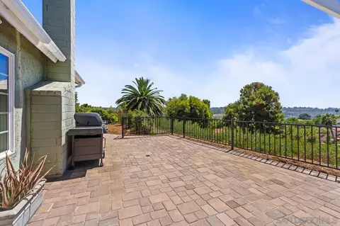 Exterior - 3341 Terrace Ln, Oceanside, CA 92056 photo 5 of 11