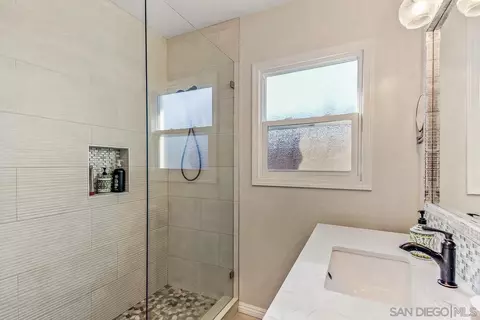 Bath - 3852 Harris St, La Mesa, CA 91941 photo 2 of 2