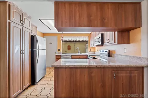 Kitchen - 11024 Plum Tree Ln, Spring Valley, CA 91977 photo 1 of 6