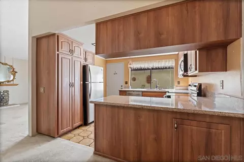 Kitchen - 11024 Plum Tree Ln, Spring Valley, CA 91977 photo 3 of 6