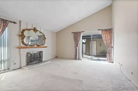 Living - 11024 Plum Tree Ln, Spring Valley, CA 91977 photo 2 of 3