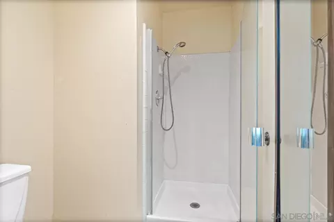 Bath - 11024 Plum Tree Ln, Spring Valley, CA 91977 photo 3 of 5