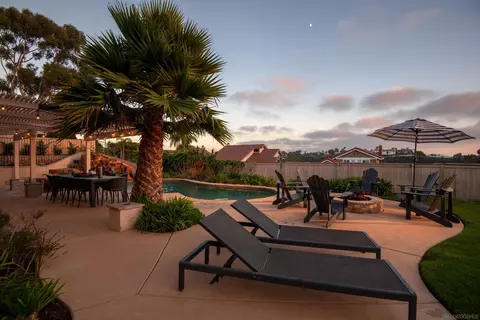 Exterior - 1049 Cerro Verde Dr, Solana Beach, CA 92075 photo 9 of 12