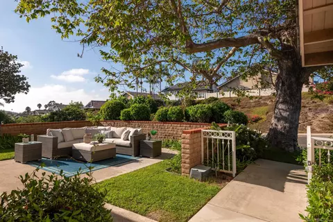 Exterior - 1049 Cerro Verde Dr, Solana Beach, CA 92075 photo 2 of 12
