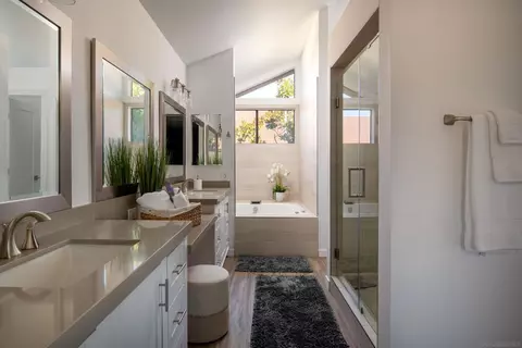 Bath - 1049 Cerro Verde Dr, Solana Beach, CA 92075 photo 2 of 3