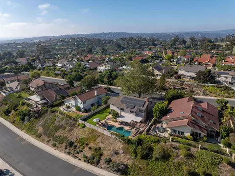 View/Area - 1049 Cerro Verde Dr, Solana Beach, CA 92075 photo 7 of 8