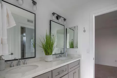 Bath - 1049 Cerro Verde Dr, Solana Beach, CA 92075 photo 3 of 3