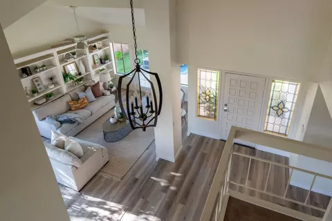 Entry Way - 1049 Cerro Verde Dr, Solana Beach, CA 92075 photo 2 of 3