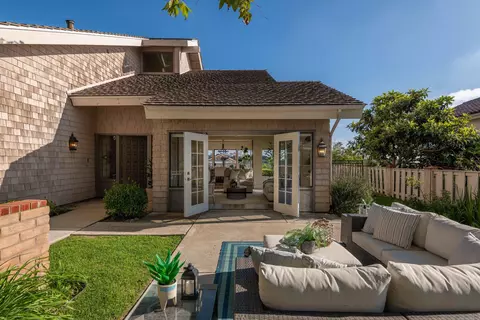 Exterior - 1049 Cerro Verde Dr, Solana Beach, CA 92075 photo 3 of 12