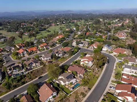 View/Area - 1049 Cerro Verde Dr, Solana Beach, CA 92075 photo 6 of 8