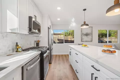 Kitchen - 9115 Cambon St, Spring Valley, CA 91977 photo 4 of 10