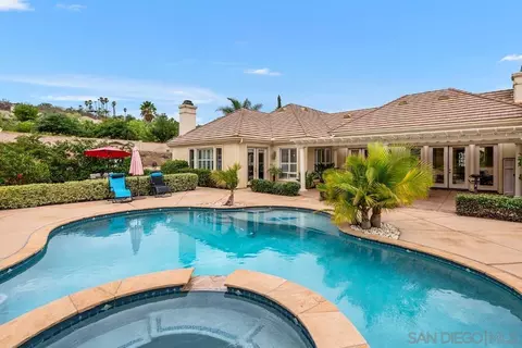 Exterior - 15848 Prairie Vista Rd, Poway, CA 92064 photo 7 of 26