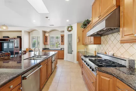 Kitchen - 15848 Prairie Vista Rd, Poway, CA 92064 photo 4 of 5