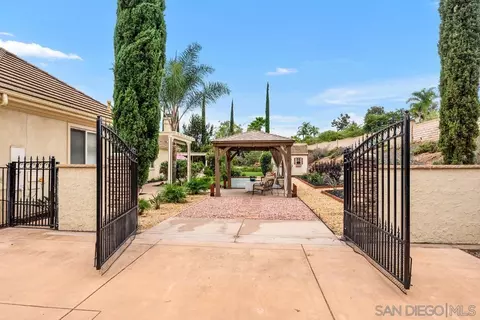 Exterior - 15848 Prairie Vista Rd, Poway, CA 92064 photo 11 of 26