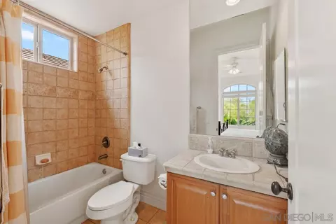 Bath - 15848 Prairie Vista Rd, Poway, CA 92064 photo 6 of 6
