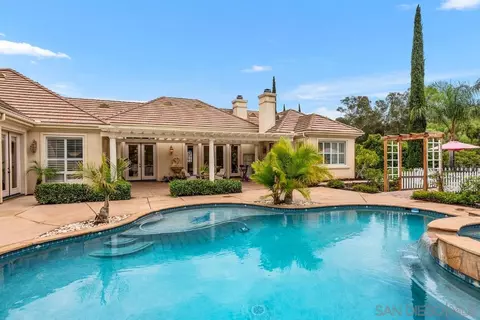 Exterior - 15848 Prairie Vista Rd, Poway, CA 92064 photo 8 of 26