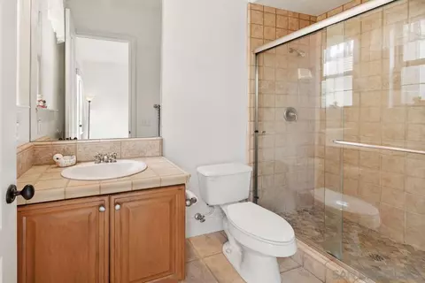 Bath - 15848 Prairie Vista Rd, Poway, CA 92064 photo 5 of 6