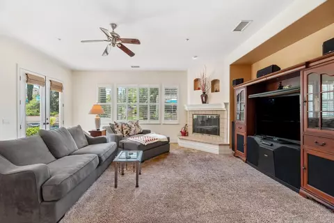 Living - 15848 Prairie Vista Rd, Poway, CA 92064 photo 3 of 3