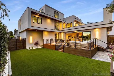 743 Glenview Ln, La Jolla, CA 92037