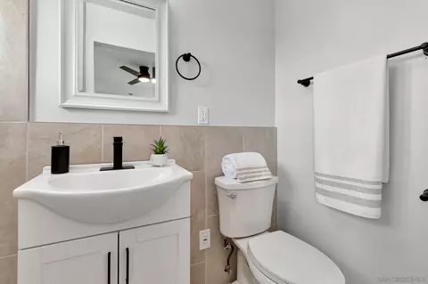 Bath - 8556 Big Rock Rd, Santee, CA 92071 photo 1 of 3