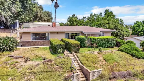 1048 Gamble Ln, Escondido, CA 92029 photo 2
