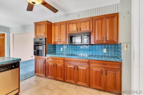 1048 Gamble Ln, Escondido, CA 92029 photo 13