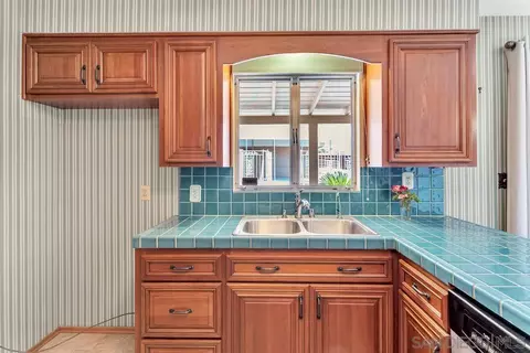 1048 Gamble Ln, Escondido, CA 92029 photo 11