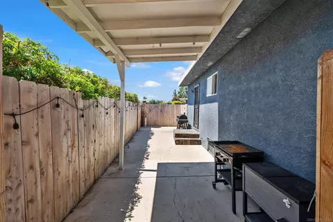 9280 Manor Dr, La Mesa, CA 91942 photo 12