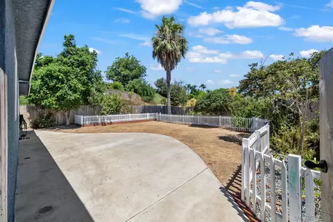 9280 Manor Dr, La Mesa, CA 91942 photo 3