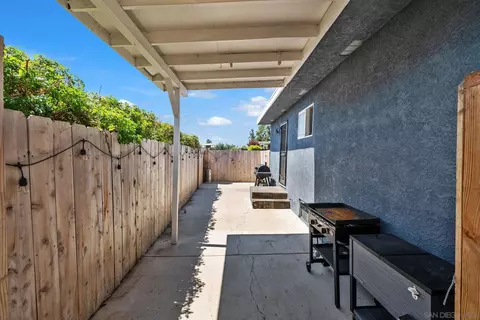 9280 Manor Dr, La Mesa, CA 91942 photo 5