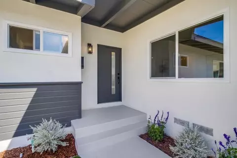 6762 Carthage St, San Diego, CA 92120