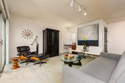 727 J, Coronado, CA 92118 photo 6