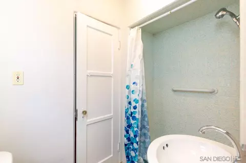 727 J, Coronado, CA 92118 photo 33